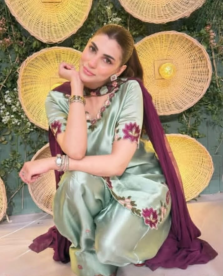 Soft mint silk suit with deep plum chiffon dupatta model view