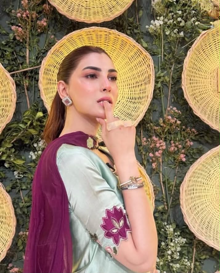 Soft mint shamooz silk suit sleeve embroidery model view
